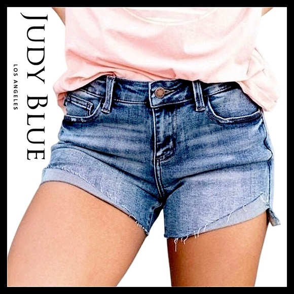 Judy Blue Los Angeles Mid-Rise Semi-Cuffed Raw Hem Denim Shorts Size (XL) - Picture 13 of 14